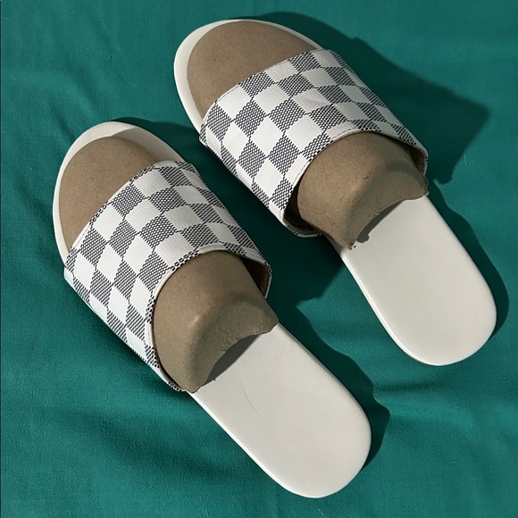 Checkerboard Slide Sandals in White w/ black sz:39 - Picture 5 of 8
